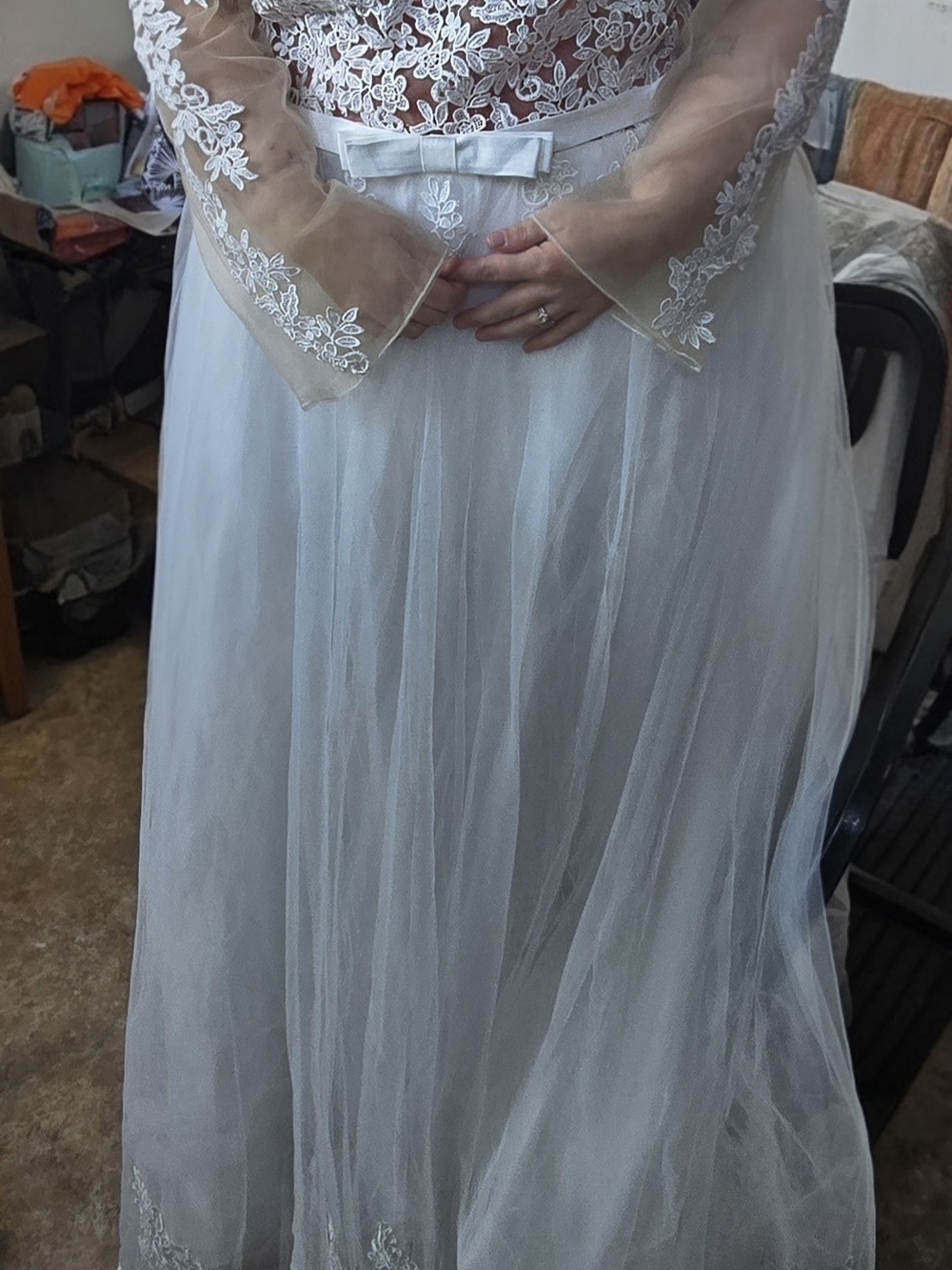 Source Unknown White Lace Long Sleeve Wedding Dress with Sheer Tulle Skirt